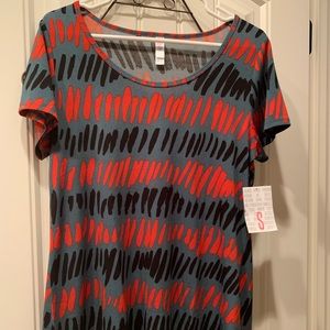 BNWT S LuLaRoe Classic Tee